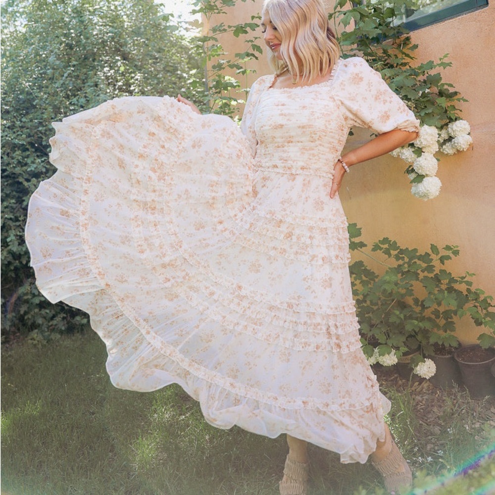 IVY CITY ANNISTON DRESS IN CREAM. Brand new never worn. Original tags attached